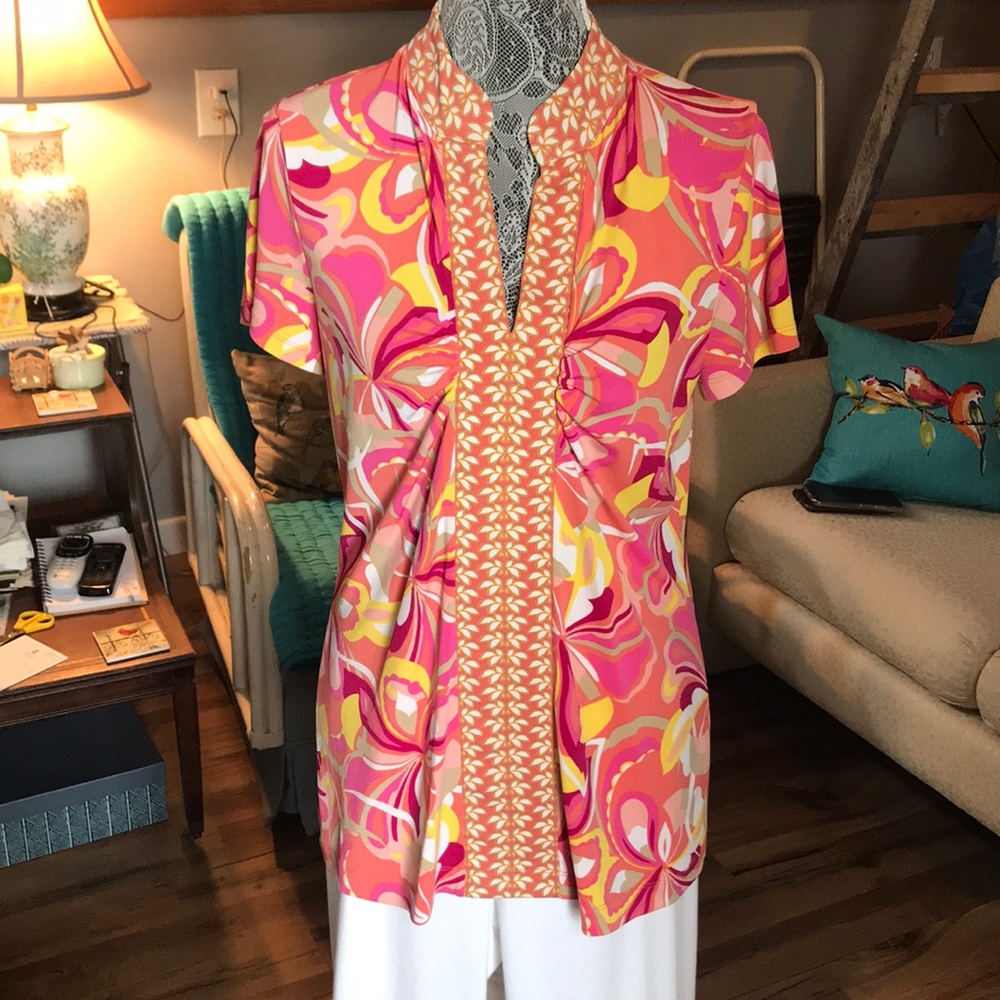 Psychedelic v-neck tee